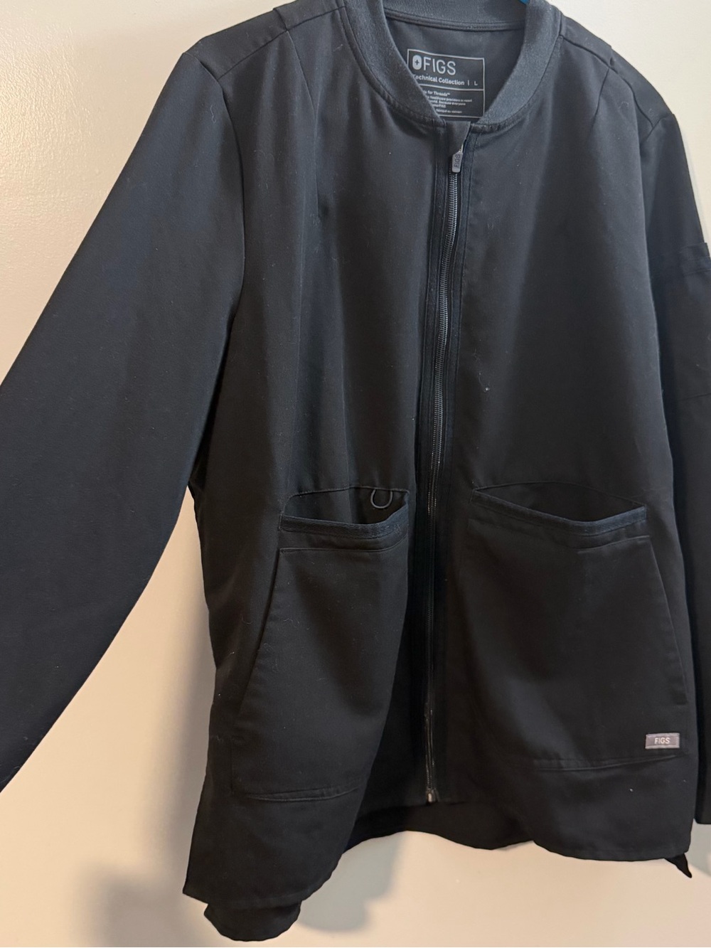 FIGS Women’s Black Scrub Jacket - Zip Front